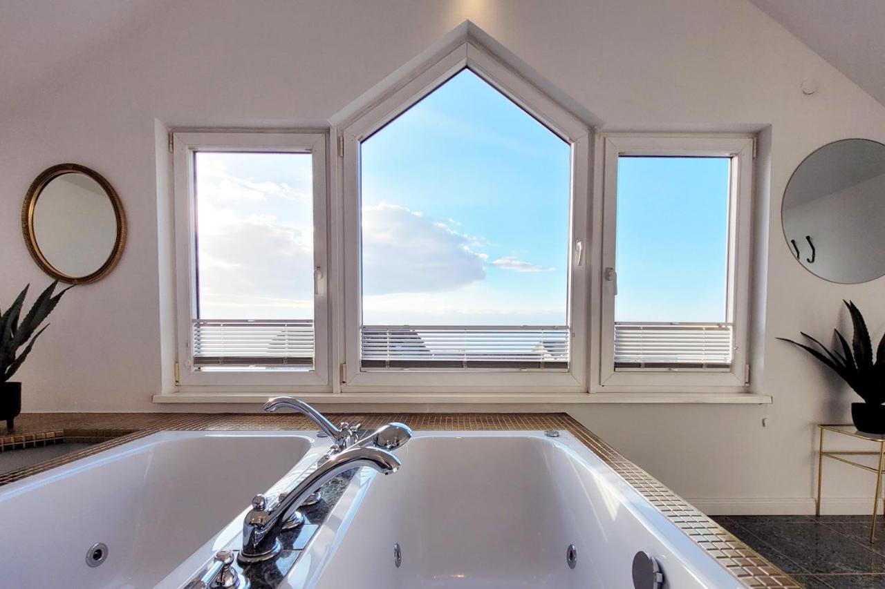 Grosse Penthouse Ferienwohnung Mit Meerblick, Sonnenterrasse & Luxusbad Von "Momentic" Sierksdorf Ngoại thất bức ảnh